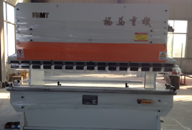 WC67Y系列三缸液壓板料折彎?rùn)C(jī)